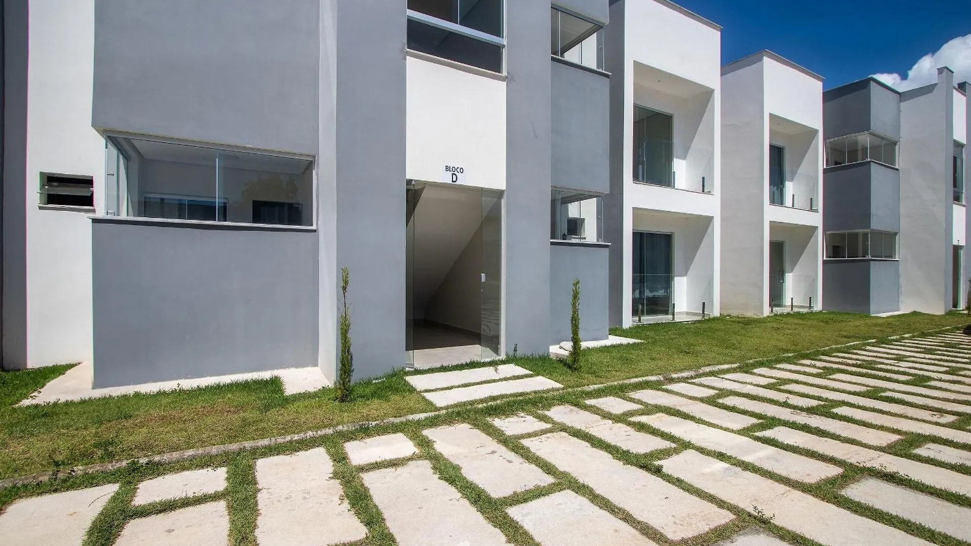 Apartamentos Prox. Da Praia Do Muta/Ba - Rfms Porto Seguro 0*,  Brasil